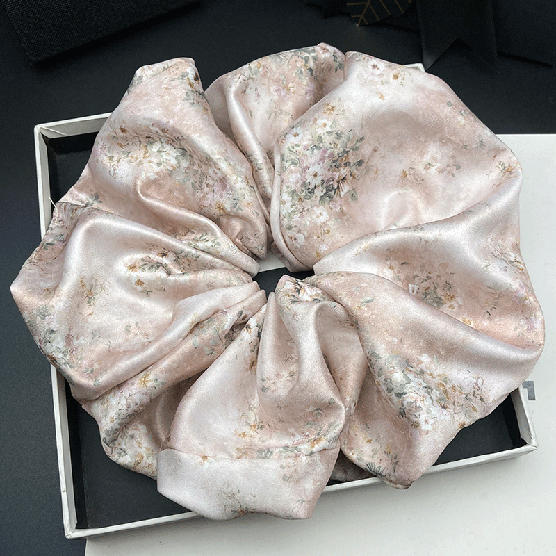 Oversized and Oversized Satin  - Coffee Tea Or Me recension och pris